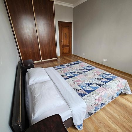 Ernaz Plus Apartments-Expo-Boulevard Astana Extérieur photo